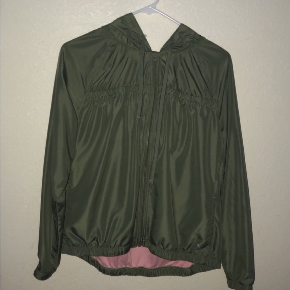 Flexure rain coat